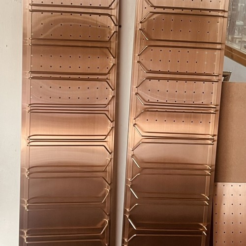 kệ treo ly mạ pvd màu hồng 